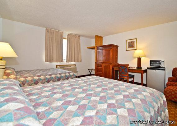 Econo Lodge Inn & Suites Madras Room photo